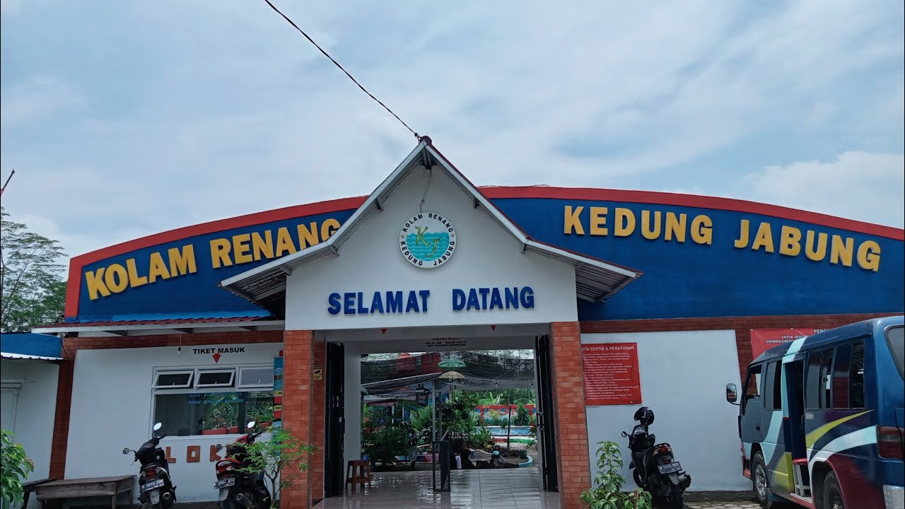 kolam renang Kedung Jabung Semarang @warnawarnie #kolamrenang #semarangan #jatenggayeng