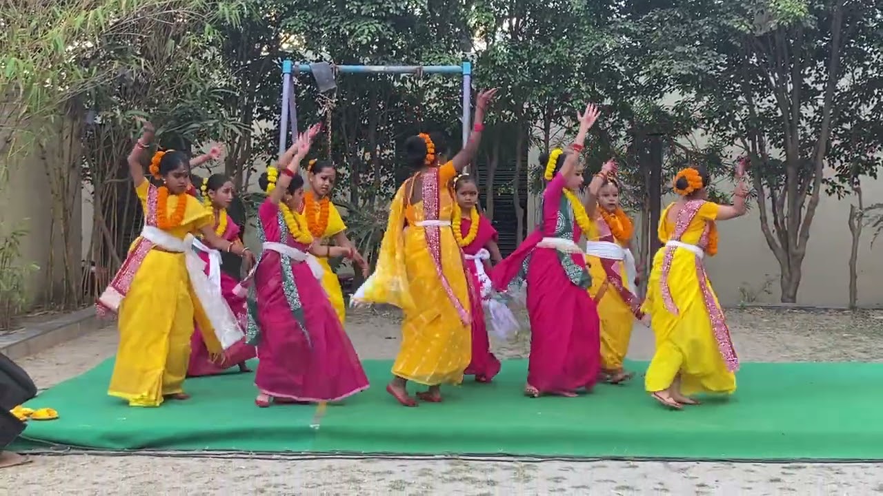 Ore bhai Fagun legeche bone bone. #dance #dancer #performance #choreography #basant #colors 