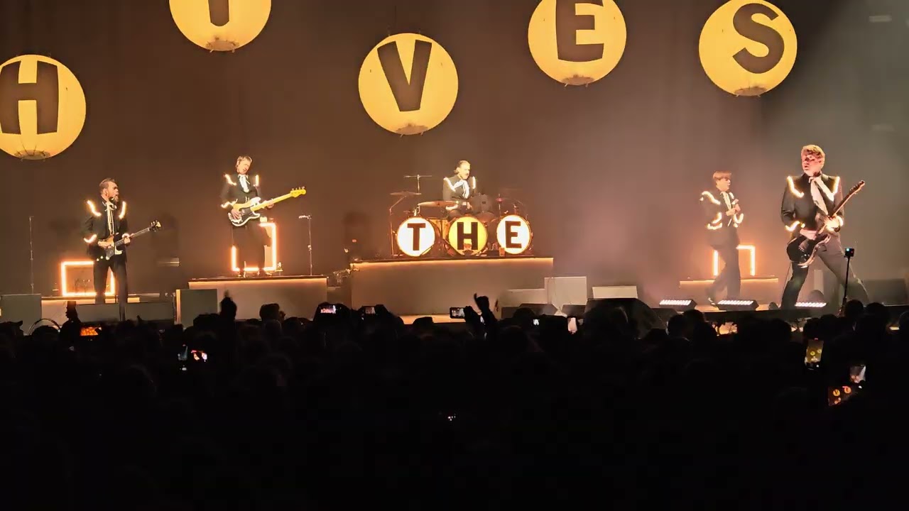The Hives -Enough is enough - Le Zénith de Paris France 20 11 2025 