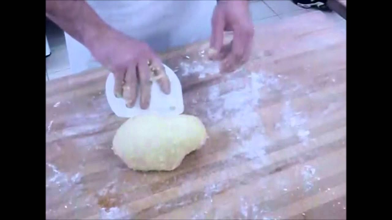 pétrissage manuel de la brioche