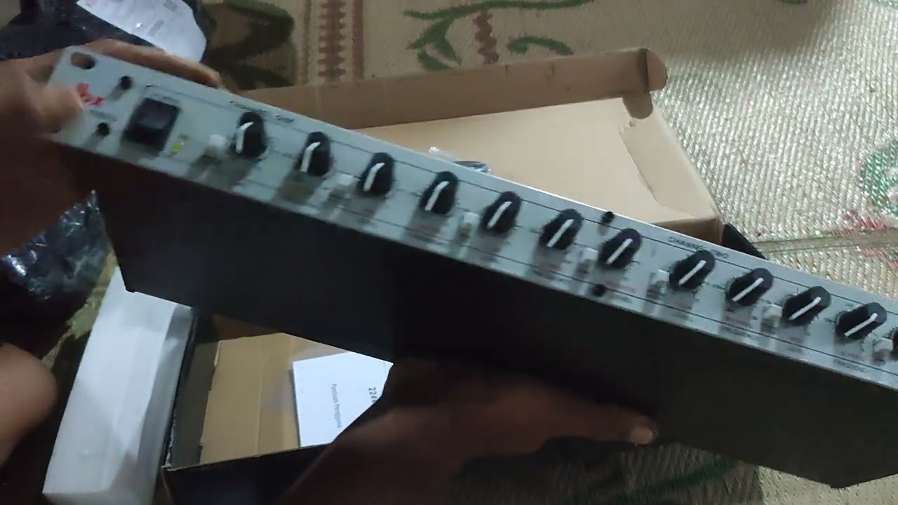 Crossover rakitan sudah terjual up ke dbx 224XS silver
