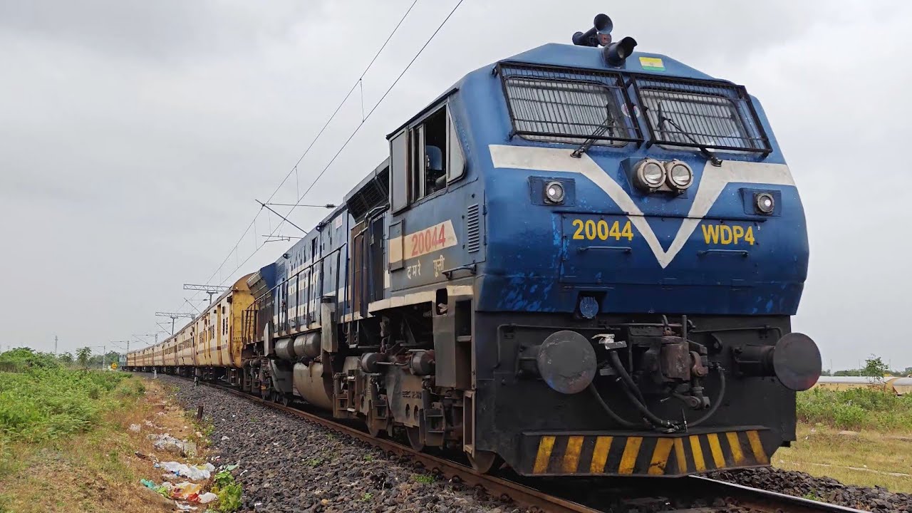 07855 Akola - Purna Passenger Train | Gooty WDP4 Locomotive | Diesel Trains in Indian Railways