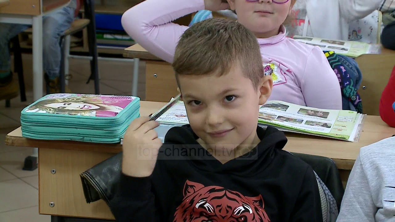 Tri çifte binjakësh në klasë të parë në shkollën “Fan Noli” në Tiranë-Top Channel Albania - News