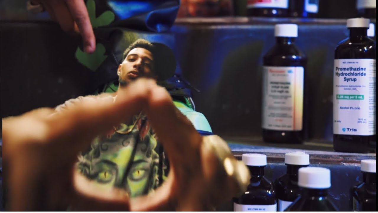 TR3YD2CE - UN MENOR ( OFFICIAL VIDEO ) 