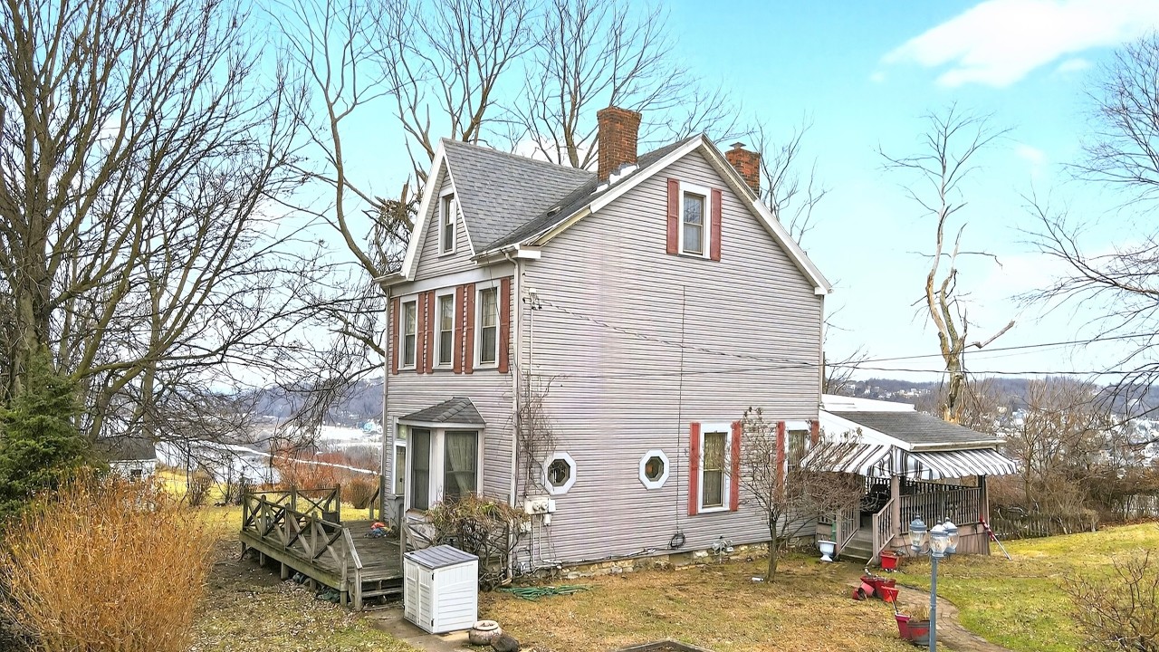 30 Perry Ln Pittsburgh, PA 15229