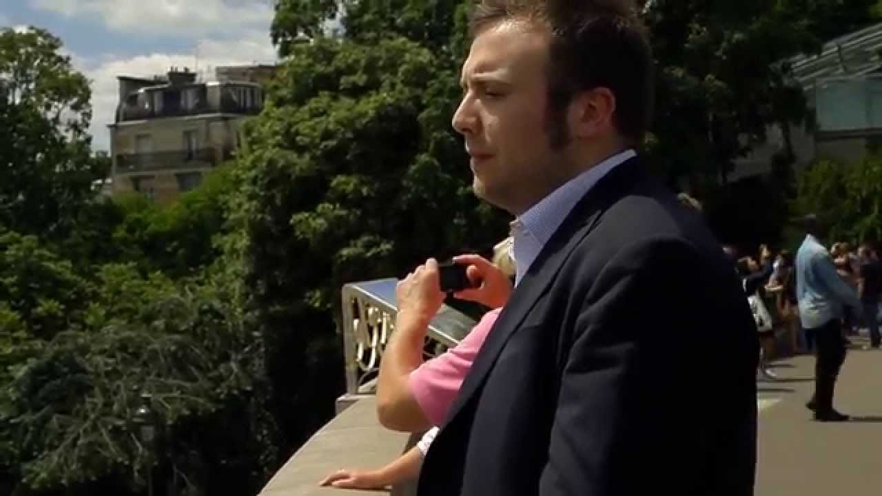 Raphael Gualazzi - Un mare In luce [Official Music Video]