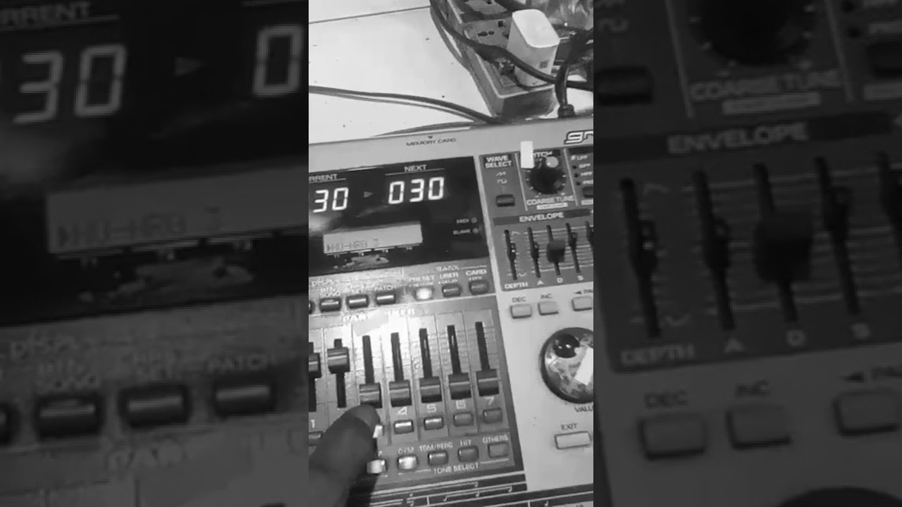 EQ ROLAND mc505