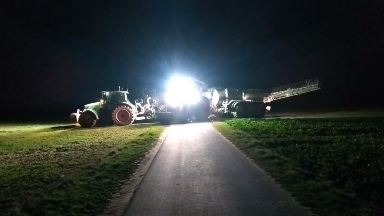 Gülle fahren zwischen alten Vulkanlandschaften, klaren Maaren und stillen Tälern.