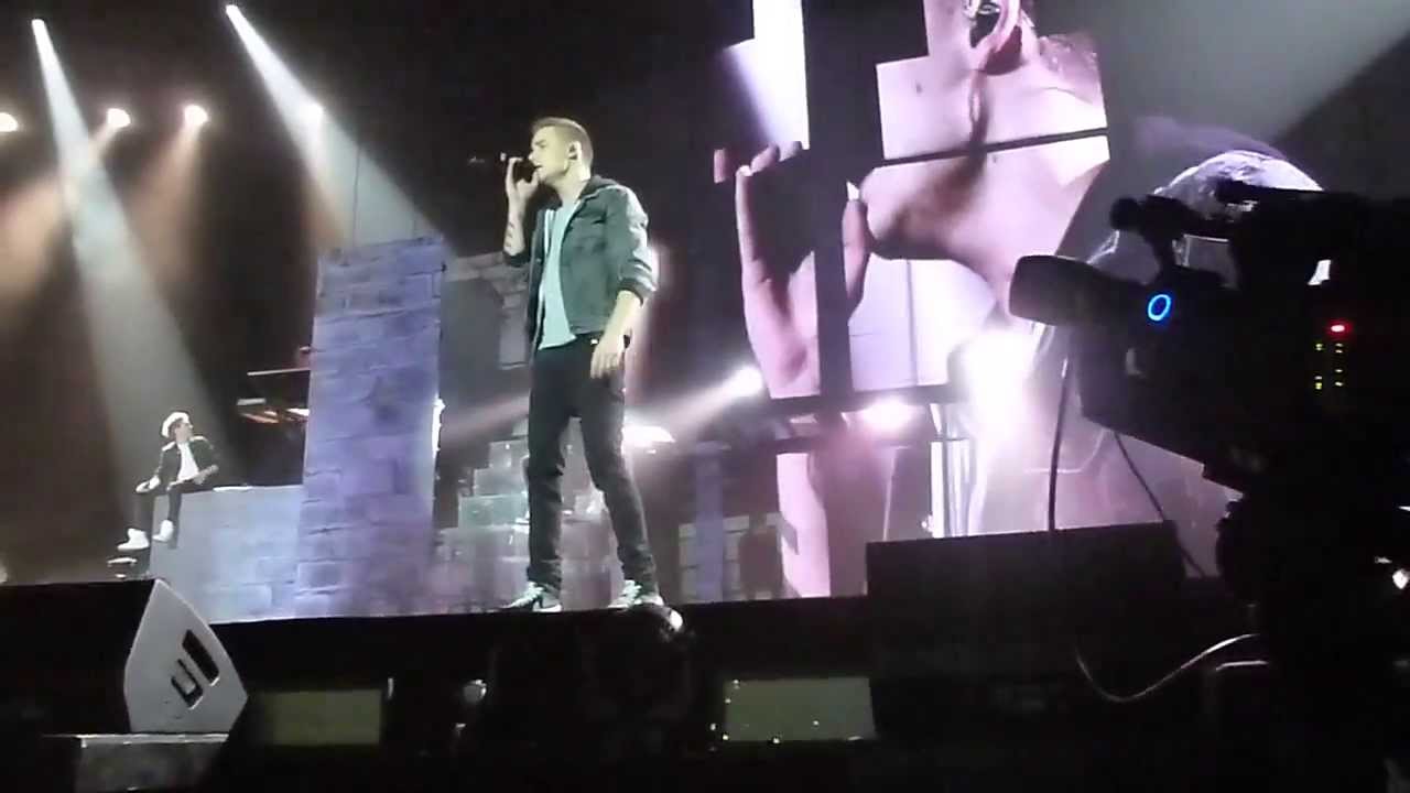 More Than This - One Direction - Sheffield Arena 13.04.13 Front Row [HD]