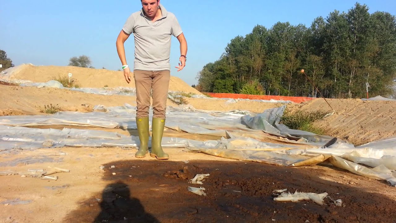 Lacchiarella: terreno da bonificare abbandonato