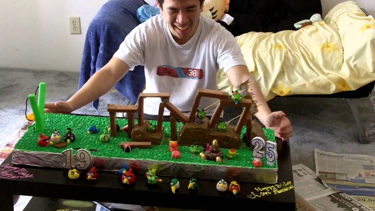 My Playable Angry Birds Birthday Cake - 2011