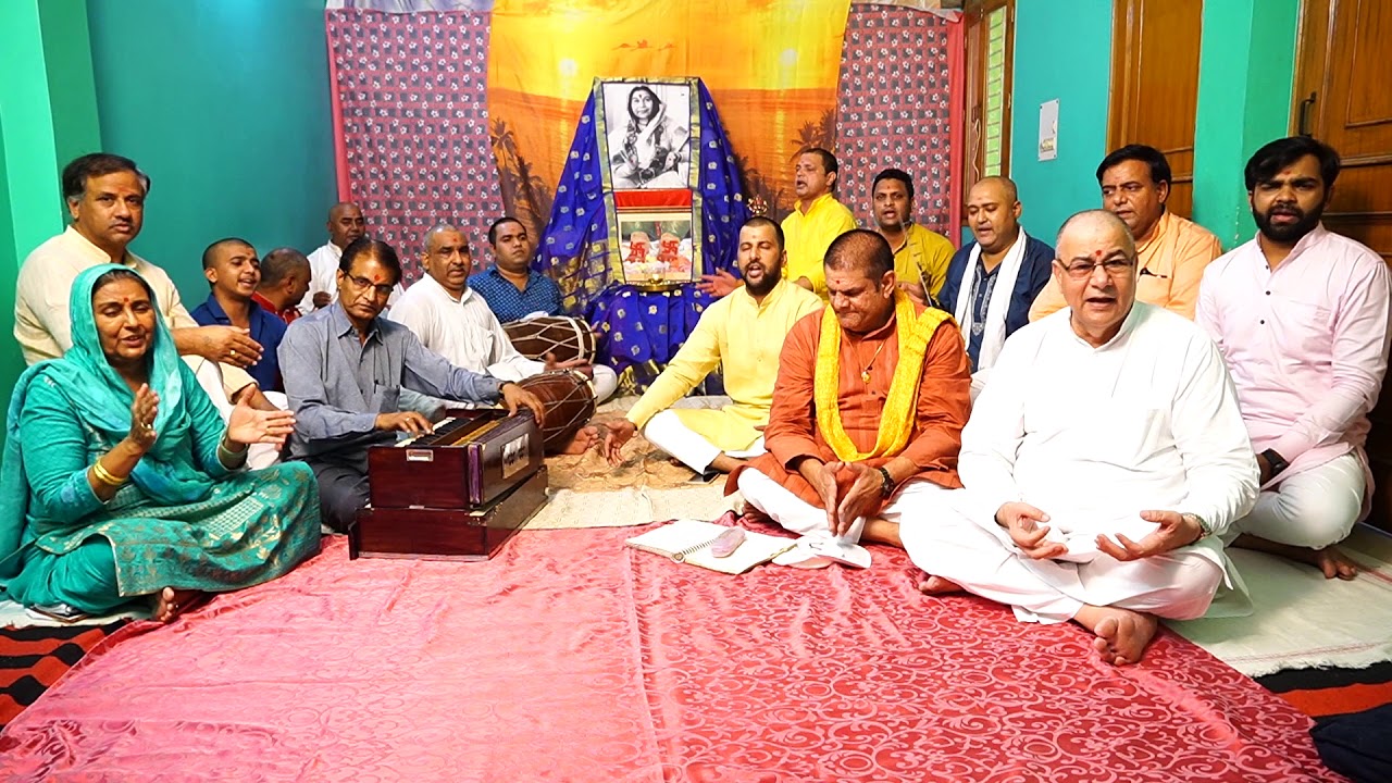 Ambey Kaha Jaye Jagdambe Kaha Jaye - Mukhiram Ji Music Group - (NOIDA)