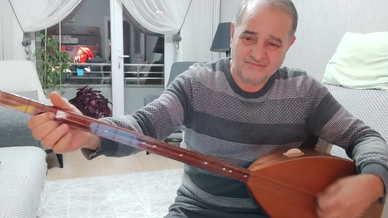 Ey sevdiğim benden ayrı gezersin