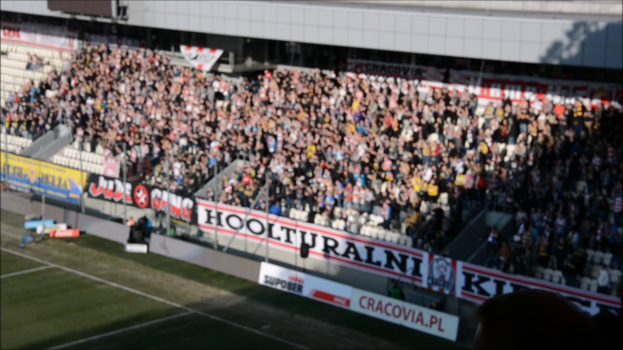 E: Cracovia - Arka Gdynia [Fans]. 2017-03-04