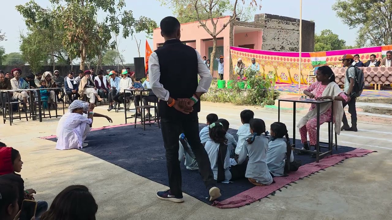 🤗नाटक के माध्यम से शिक्षा का महत्व बताते हुए छात्र ( Govt school mokhampura )📚👏👍🙏