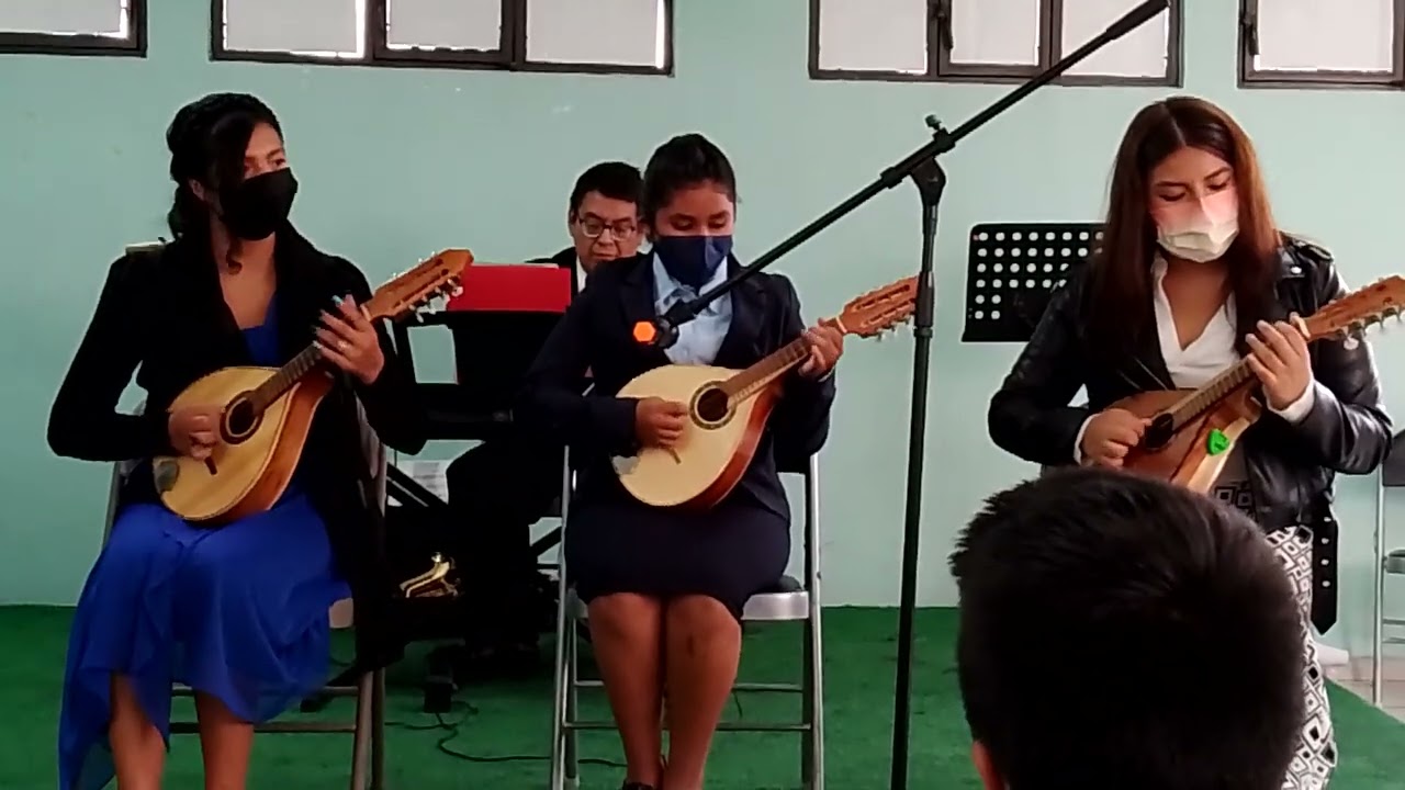 Sarai con mandolina 