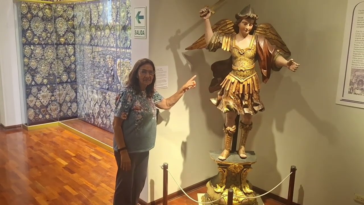 Paseando  y conociendo....Museo del Señor de los Milagros con mi mamá Esther