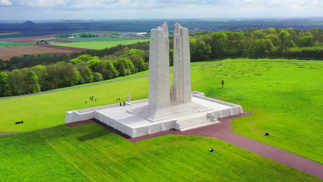 Vimy Ridge - Crête de Vimy - Mémorial Canadien - Canadian Memorial - Drone overflight - Survol drone