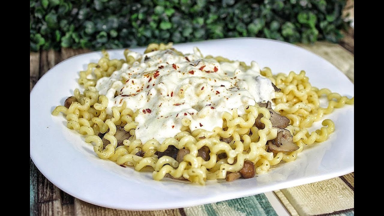 Pasta con setas y salsa de torta del Casar, Fusilli con hongos