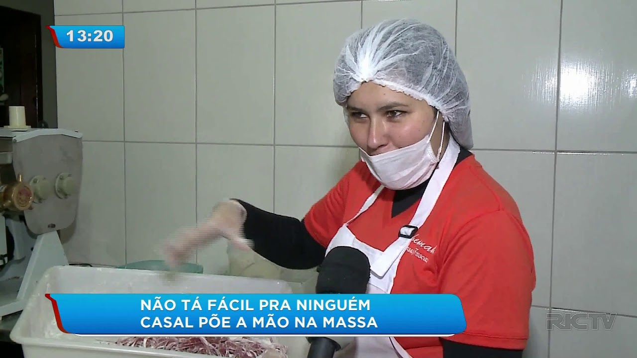 Não tá fácil pra ninguém: casal começa a fabricar e vender massas diferenciadas; conheça
