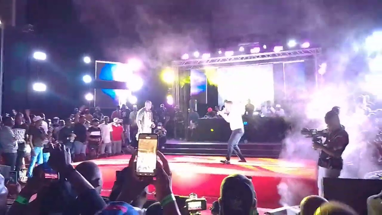 🤣 DJITAFINHA no Show do KID MC 🤣🤣🤣Entrada histórica (Show 20 anos de carreira de KID MC)