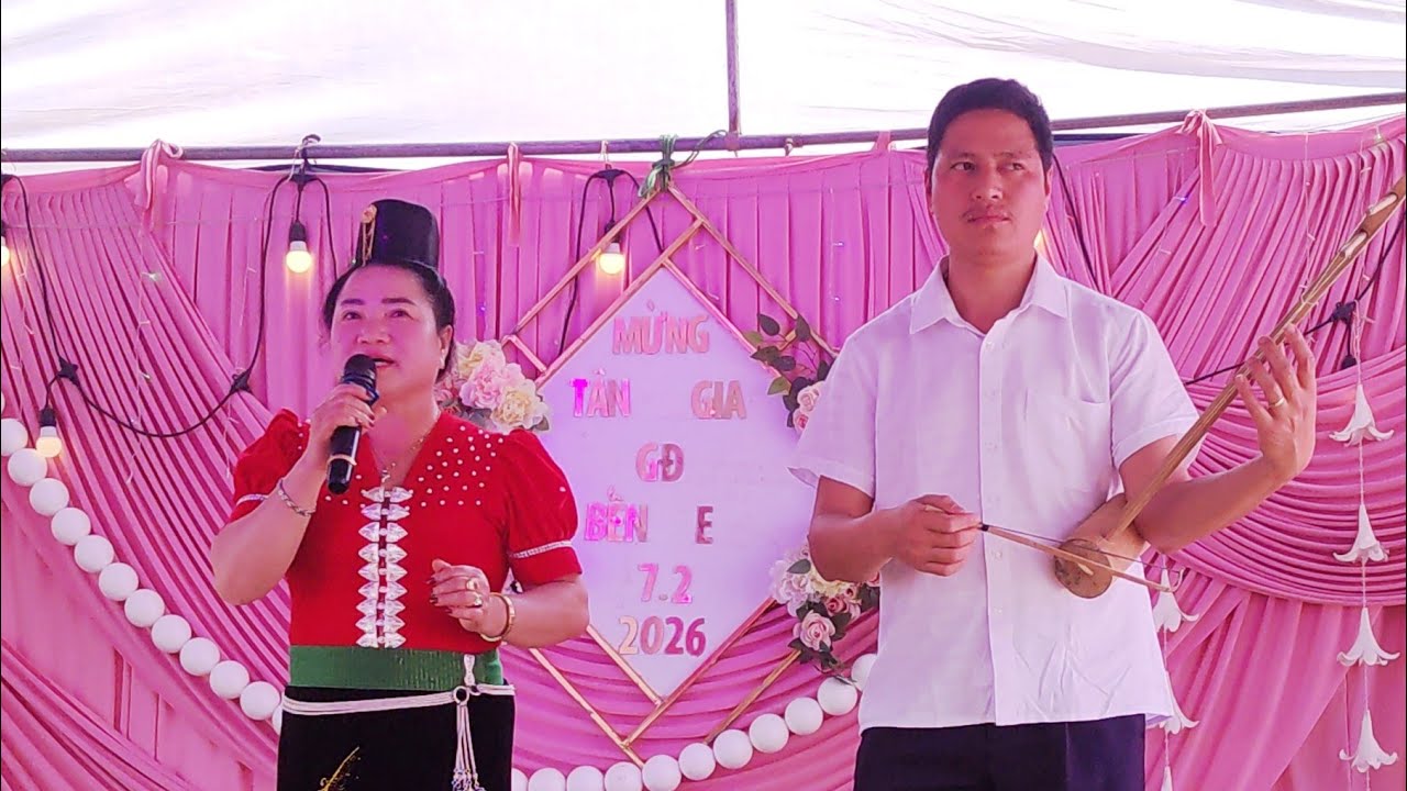 Lời ca của Lò Liên hòa nhịp cùng đàn nhị và những lời chúc ý nghĩa dành cho chủ nhân tân gia Bến È