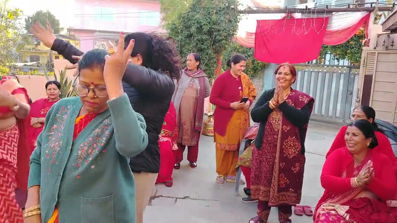 गरीपेलाई नगर हेला भन्दैई केठी पकक्षे आय पछी यतो हुना गो