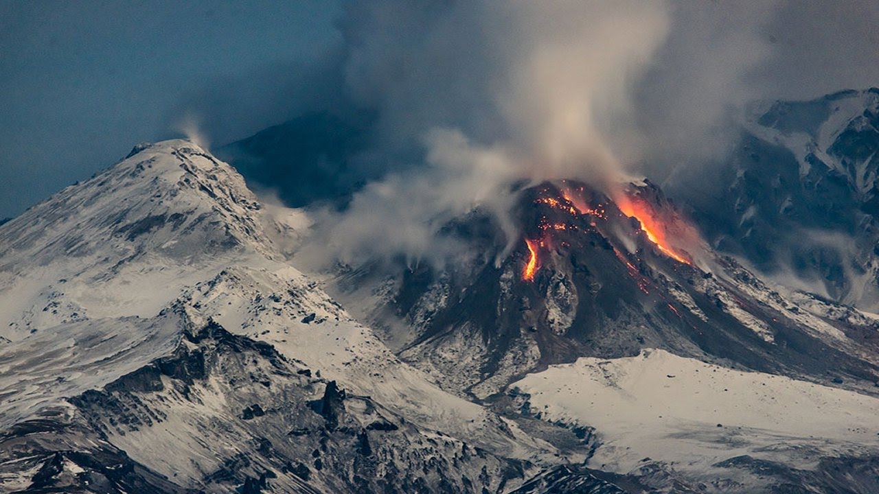 Just Now! Shiveluch Volcano Erupts In Russia! People Blanketed By Ash!!