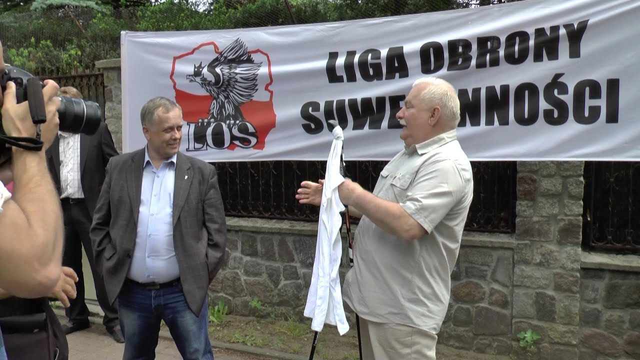 Manifestacja pod domem Lecha Wałęsy 04.06.2016