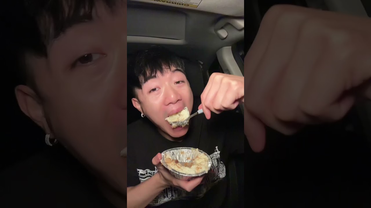 Пробую пироги от @crumbl 🥧 Пирог с пеканом был моим любимым 😋