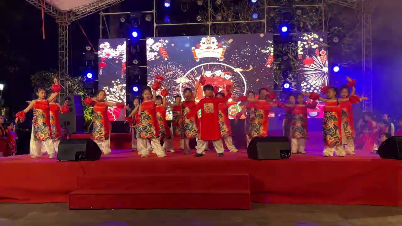 Nhà Thiếu Nhi Huế: Xuân phát tài (lớp zumba)