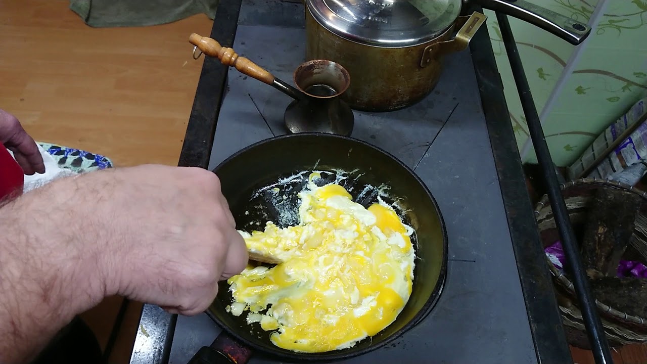 Яичница с луком