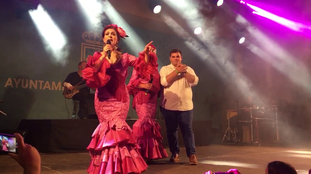 Las Carlotas - Esta niña viene tarde (live in Fuengirola 24.96.2017)