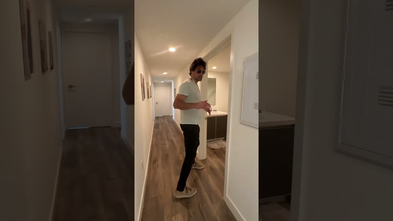 Furnished room for rent in West Hollywood / 6 bedroom apartment