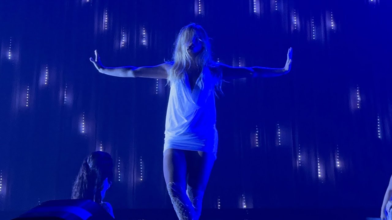 Addison Rae - In The Rain (Night 1, Live in London, O2 Academy Brixton)