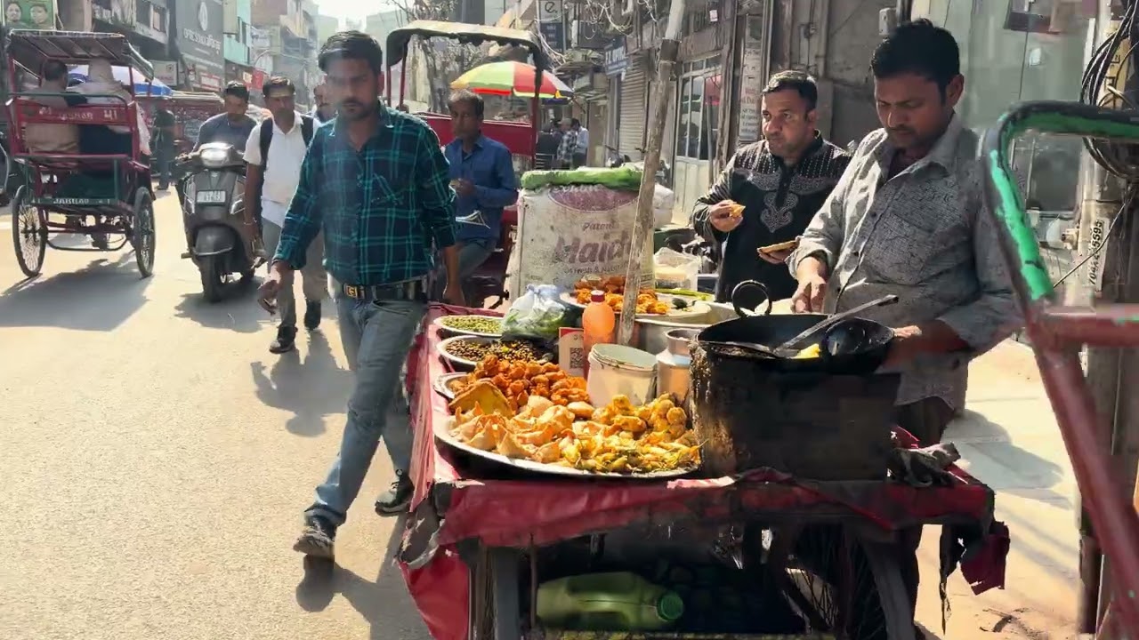 ￼ Chandni Chowk market # Chalo Ghoom Te Hai market# ￼ ￼ lehenga hello guys, welcome to my new block
