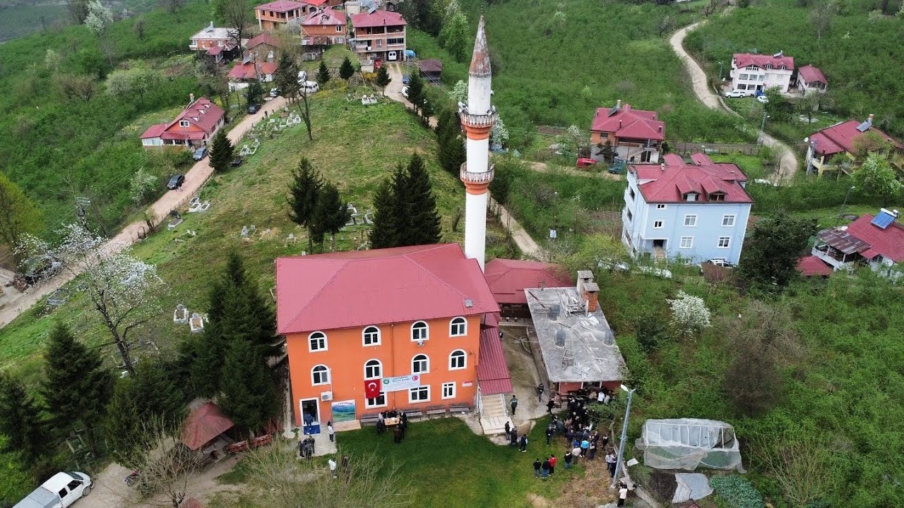 Köyümüzde Bayram Daveti Uzunmahmut Camiyanı Semti.