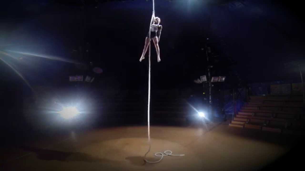 Solenne Bailly - Aerial rope act - Corde lisse