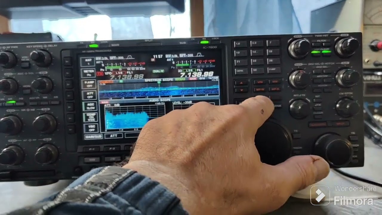 Icom IC-7800 Display e dintorni...