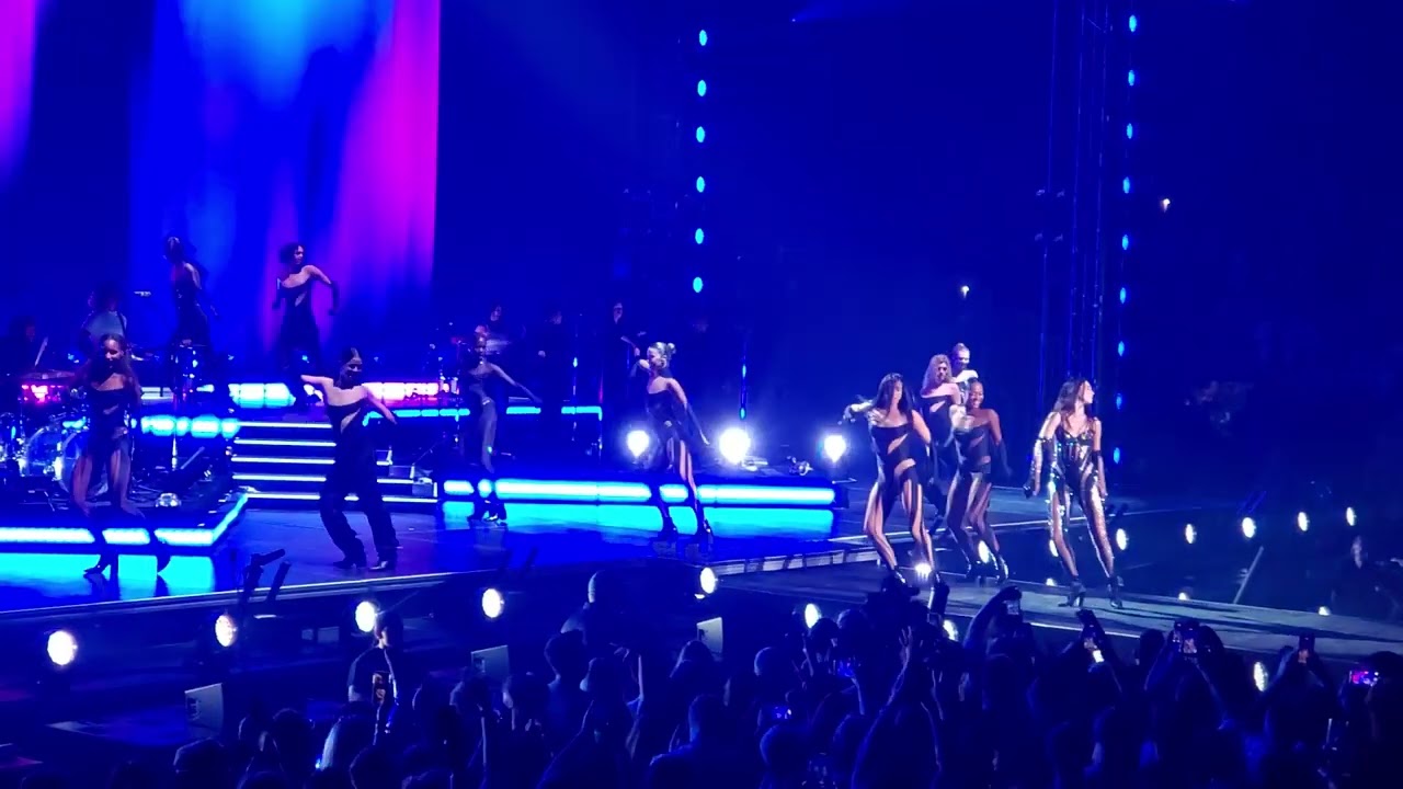 Dua Lipa - Don't Start Now (Future Nostalgia Tour 2022 - Montreal)