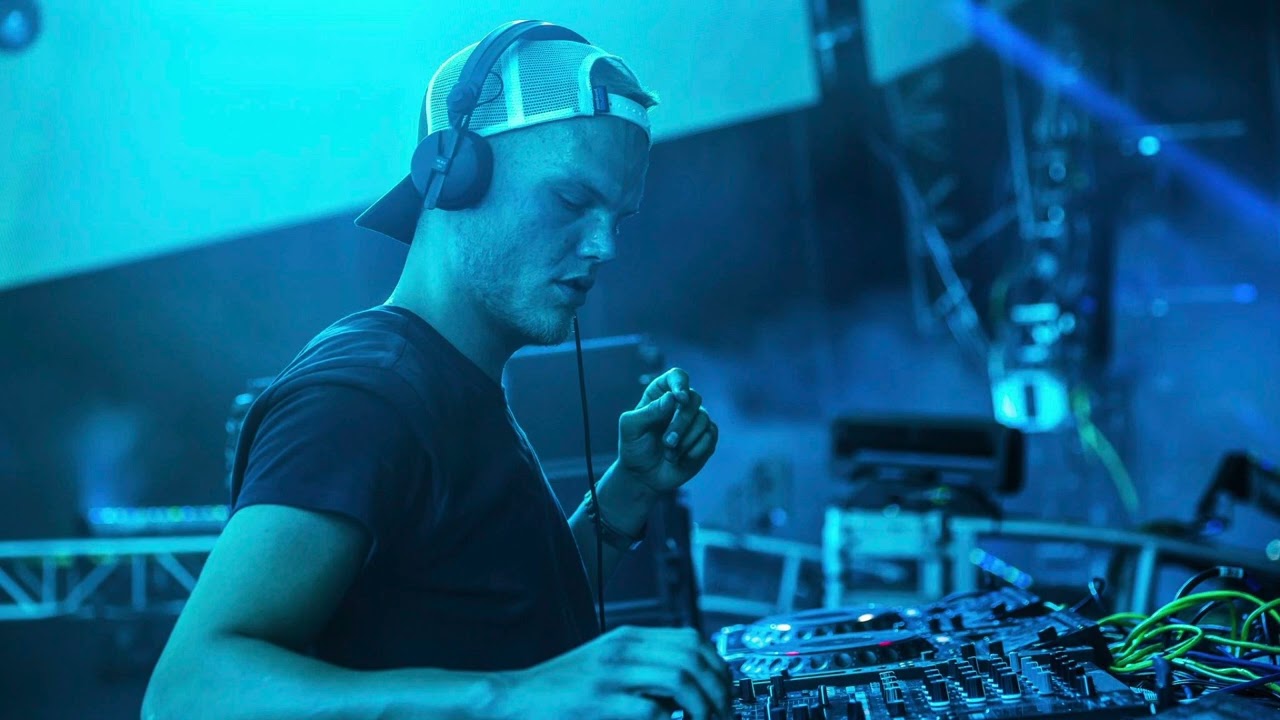 Avicii - Ease The Pressure (ft. Wrabel)