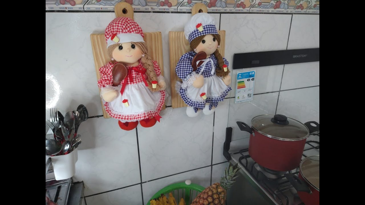 BONECA DE COZINHA DECORATIVA NA TABUA DE CARNE - MOLDE GRÁTIS