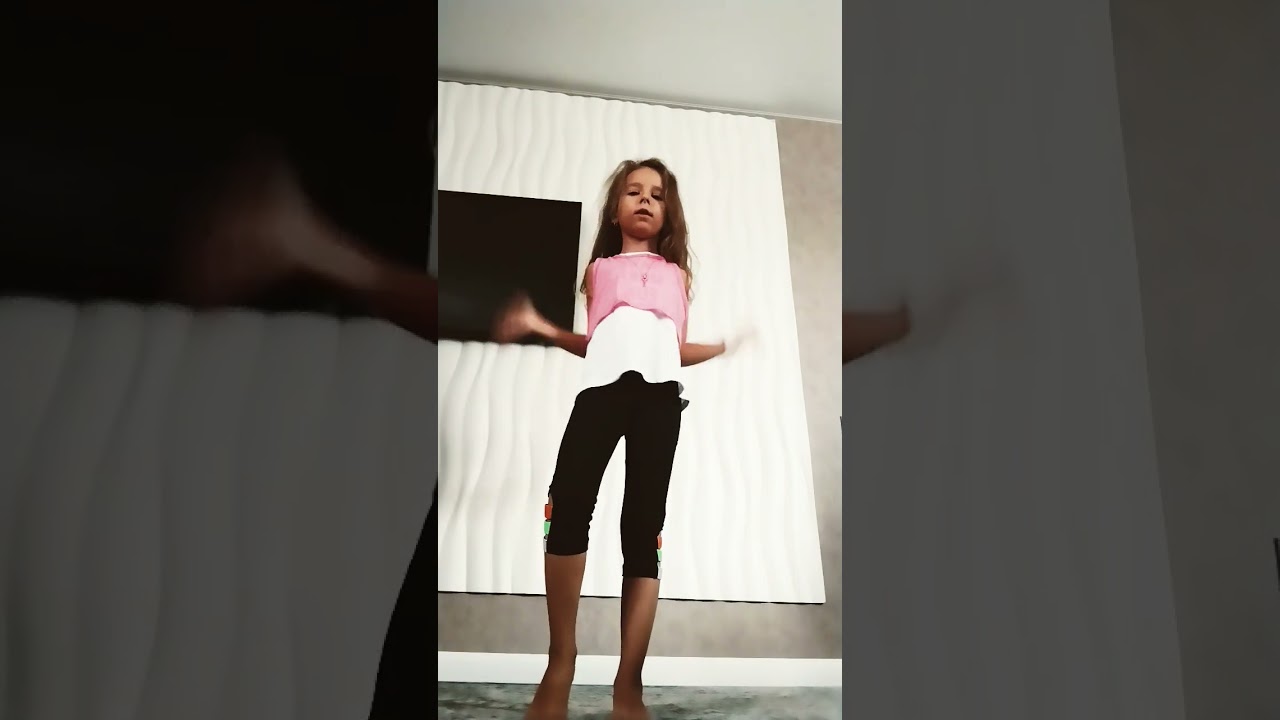 всем привет я теперь не только буду снимать роблокс  но ещё всяки видео 🤗🤭