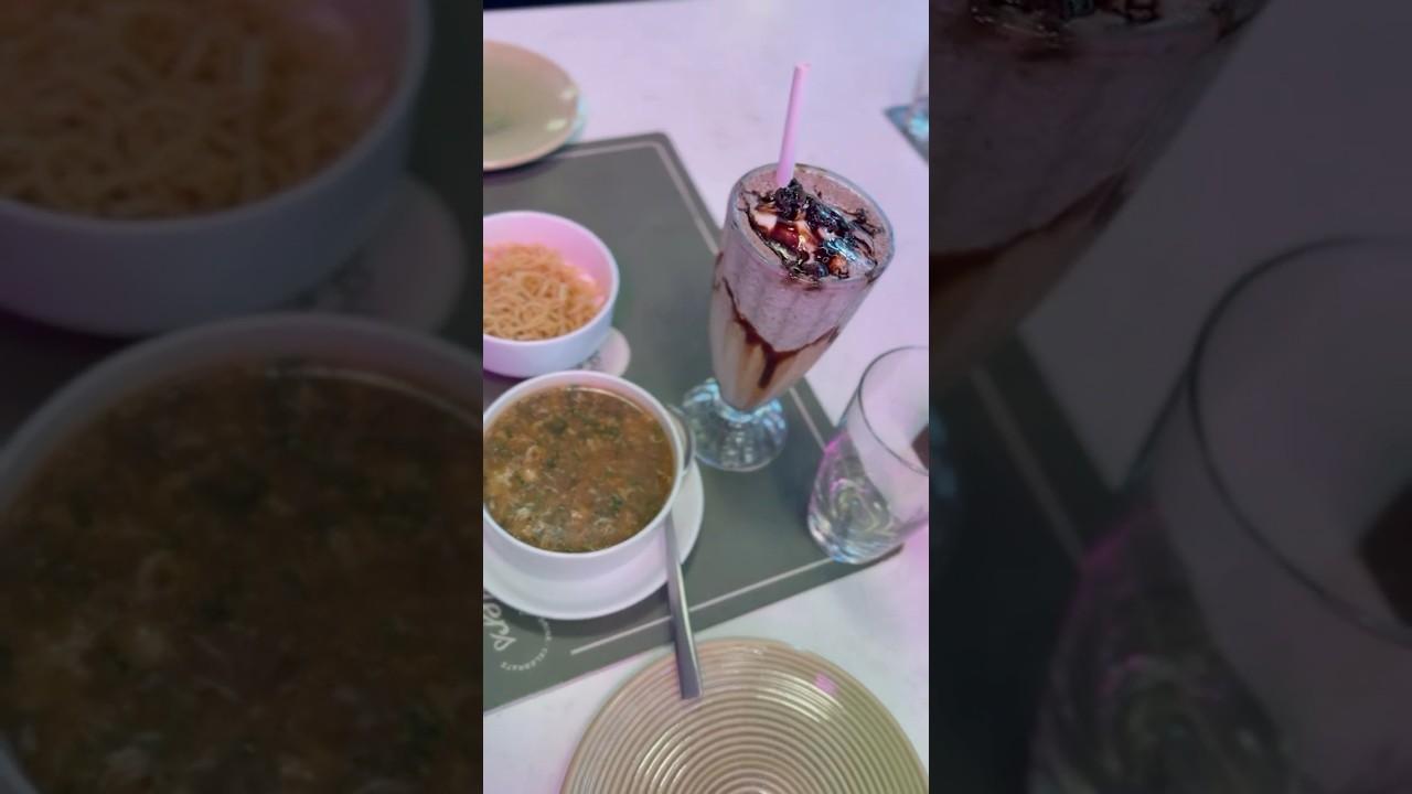 Tasty Tasty! Oreo shake with vanilla ice cream! Enjoying the lunch! 
