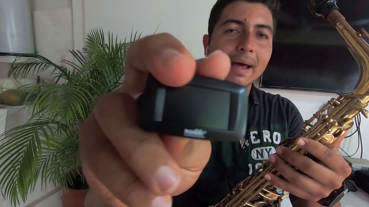 Afinar saxofón con afinador crómatico y con app para afinar FÁCIL