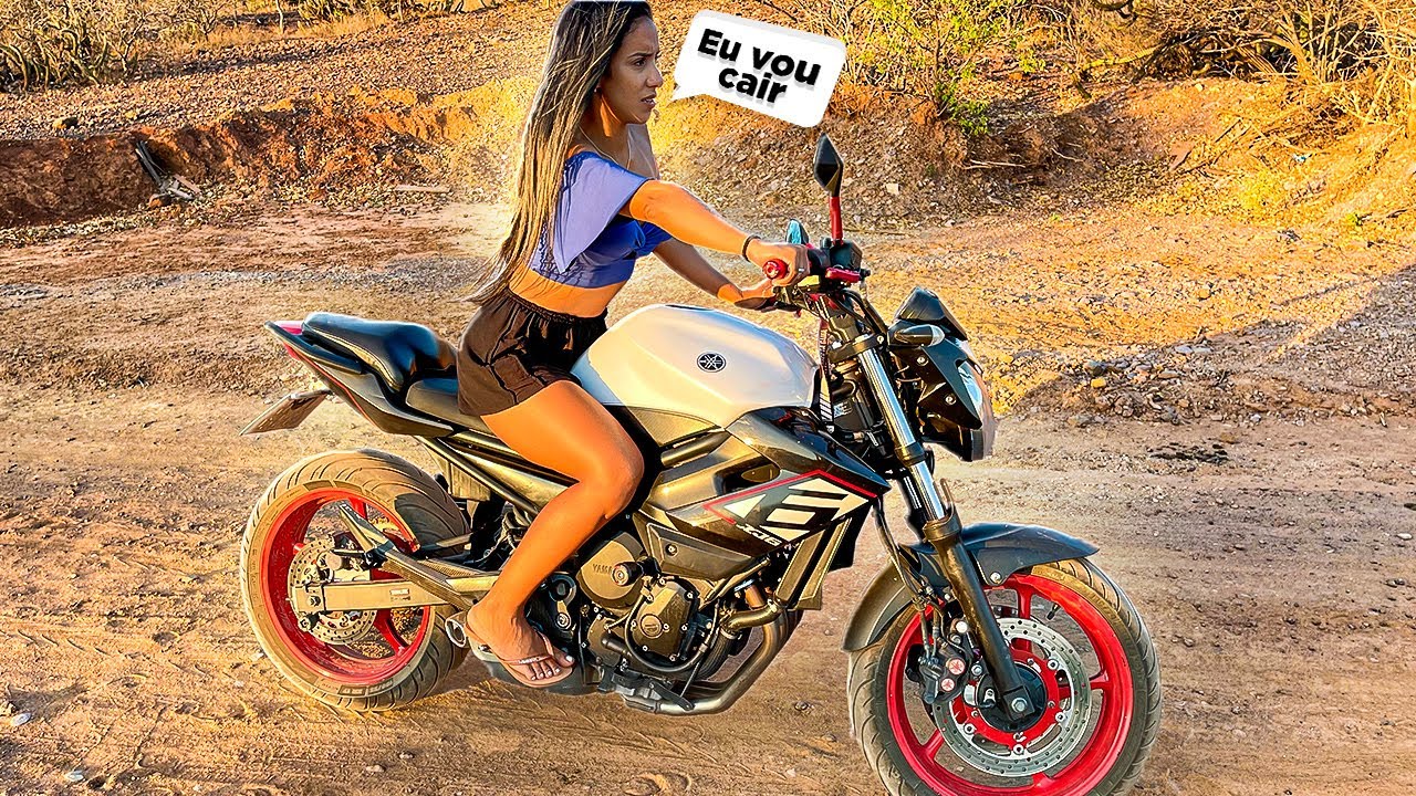 ENSINEI MINHA NAMORADA PILOTAR A XJ6
