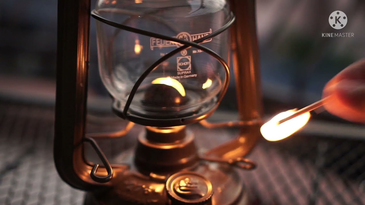 Lighting up a new FeuerHand Baby Special 276 lantern ✨首亮新“火手灯”