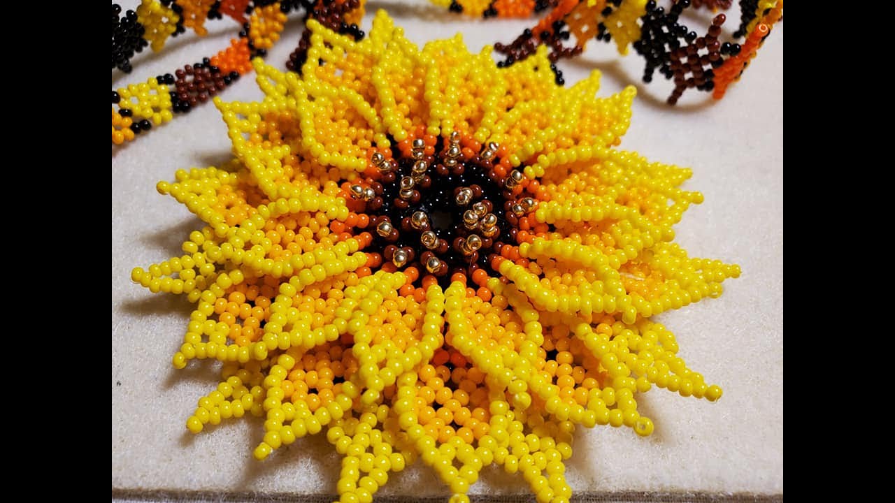 Collar de girasol 2/4