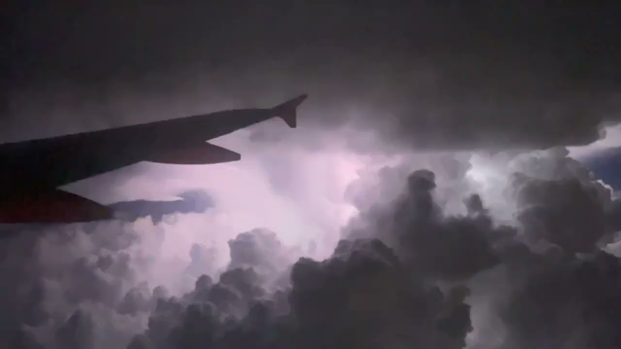 Incredible Electrical Storm on Storm Delayed EasyJet Flight 6480 |