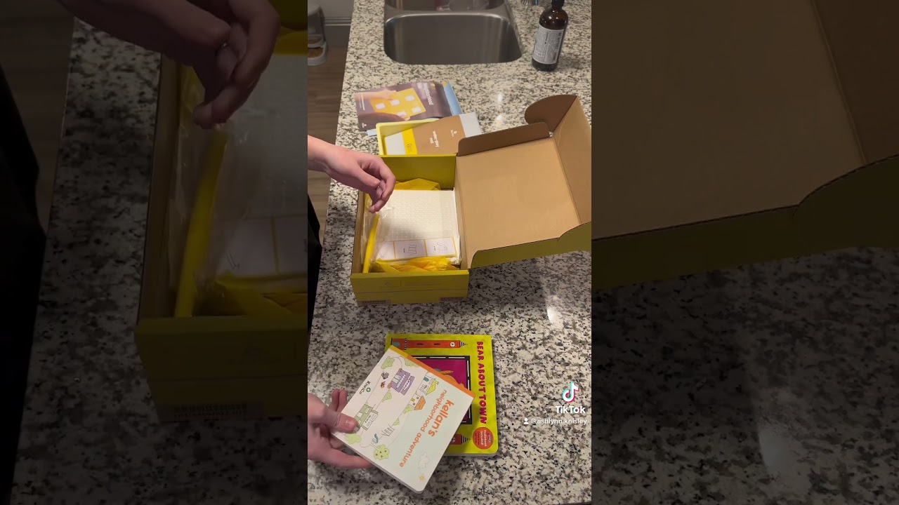 KiwiCo unboxing